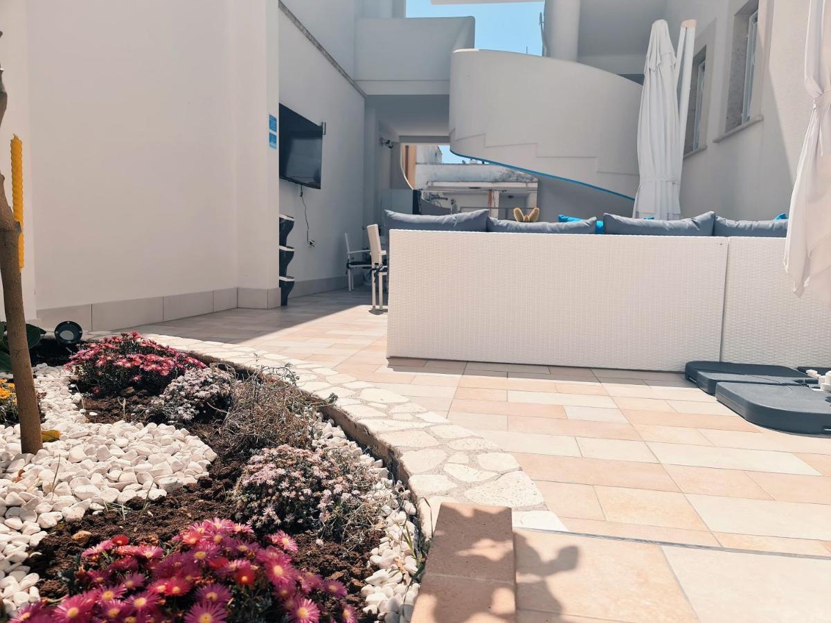 Kalinifta Rooms Apartment Torre Lapillo Luaran gambar