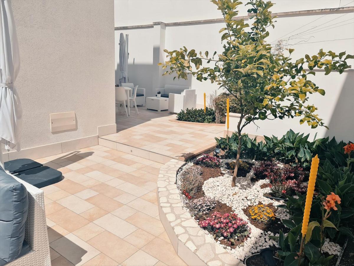 Kalinifta Rooms Apartment Torre Lapillo Luaran gambar